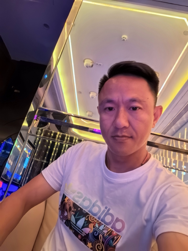 辞岸的第一张照片--保山交友中心